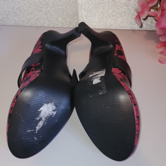 Size 8 TUK Floral Heels - Picture 4 of 4